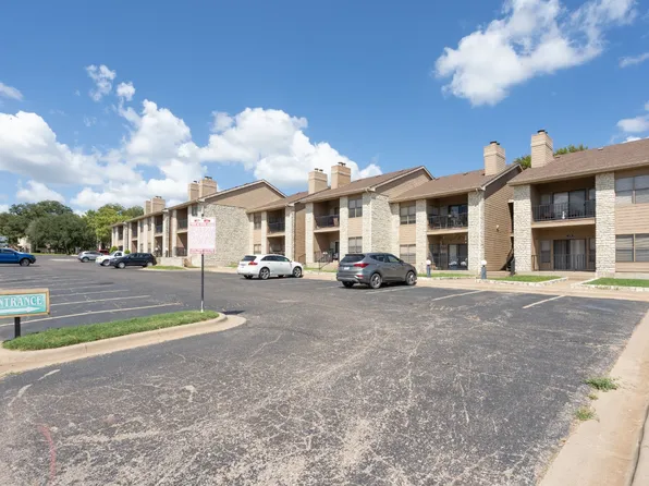 400 E Pearl St APT 104, Granbury, TX 76048