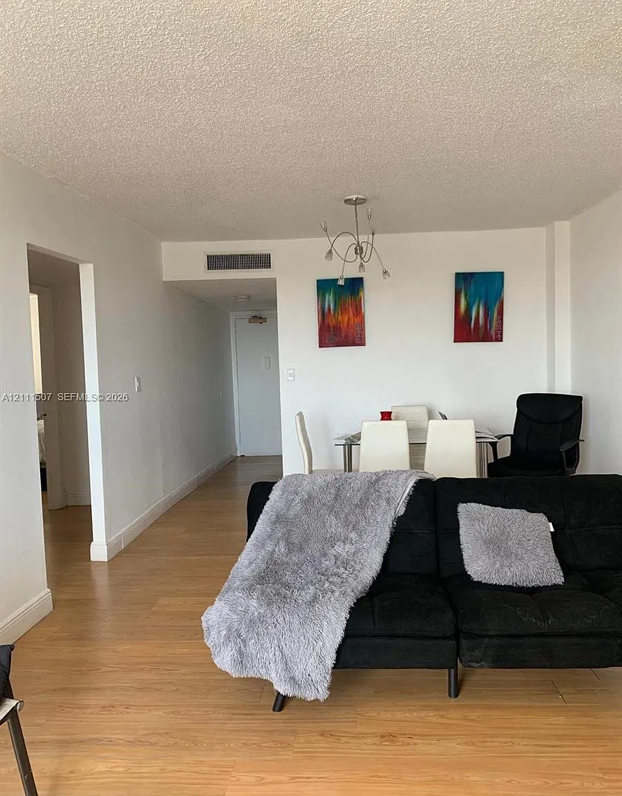 5050 Condo — Photo 4