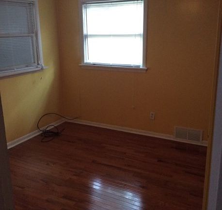 3rd image of 10626 S Eggleston Ave