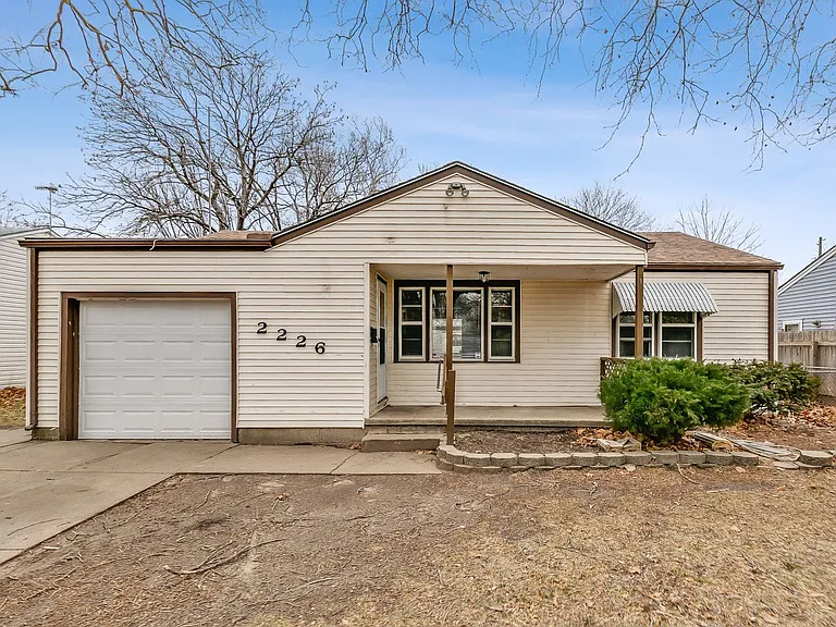 2226 S Green St — Photo 1