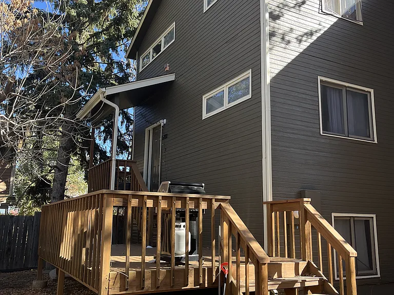 2432 Pine St — Photo 16