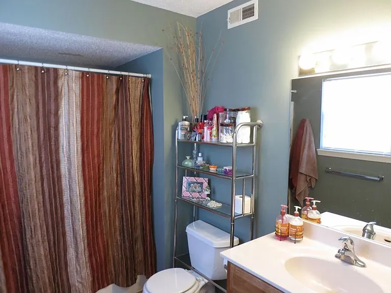 3604 Churchill Dr — Photo 12
