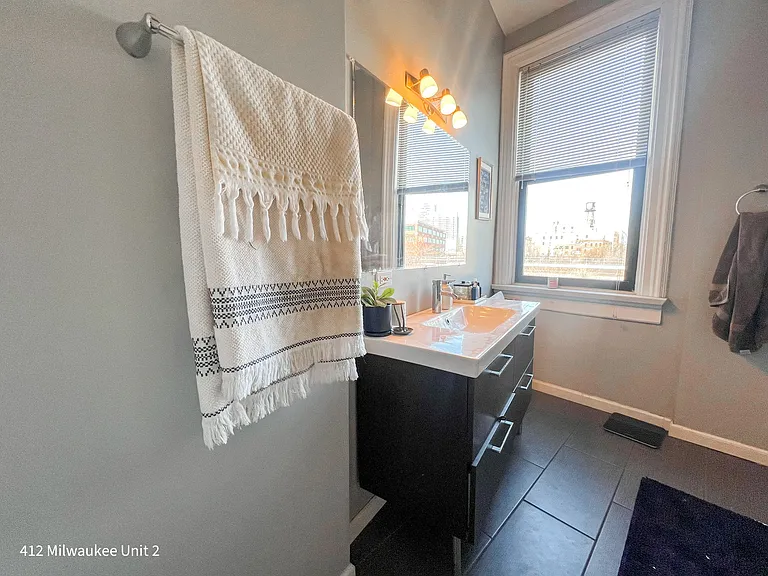 409 N. Milwaukee Ave. — Photo 10