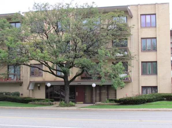 7710 Dempster St Unit 307, Morton Grove, IL 60053