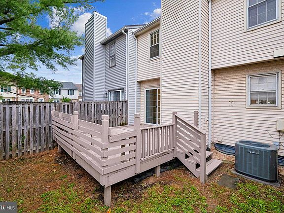 2nd image of 2047 Featherwood St