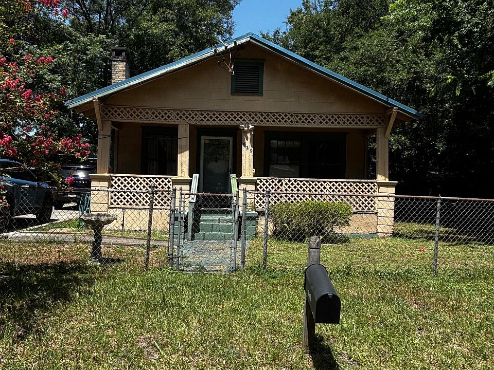 1st image of 630 CENTER Street