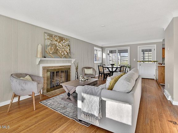 5th image of 2022 Eastgate Rd