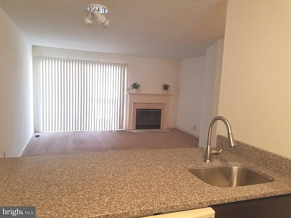 3rd image of 346 Cashel Ct