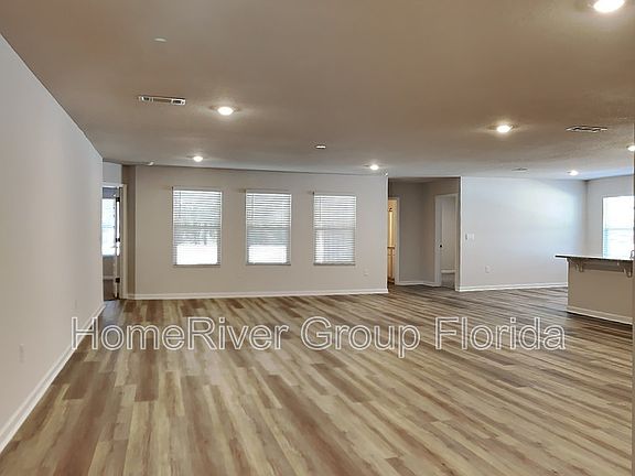 4th image of 822 Otto Loop