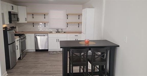 2nd image of 6216 Willow Ave