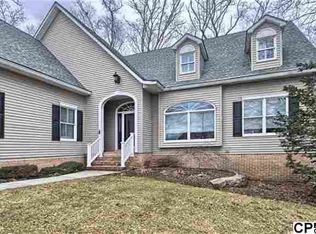 117 Stonehedge Dr, Carlisle, PA 17015