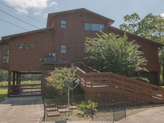 2nd image of 1312 Beards Cove Dr