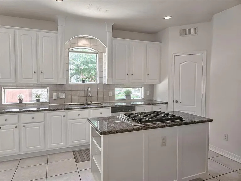 6010 Serrano Terrace Ln — Photo 5