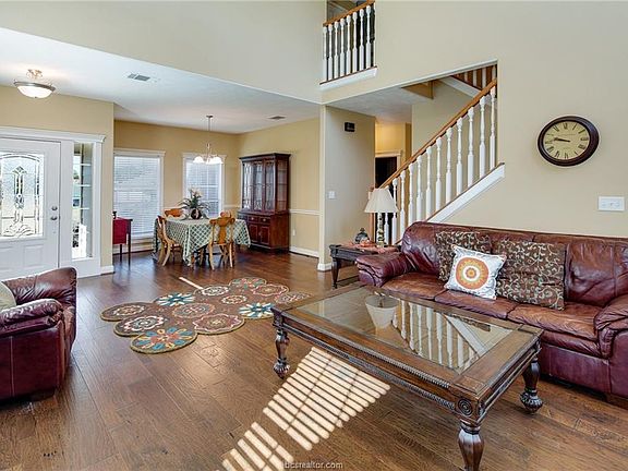 3rd image of 1802 Austiana Ct