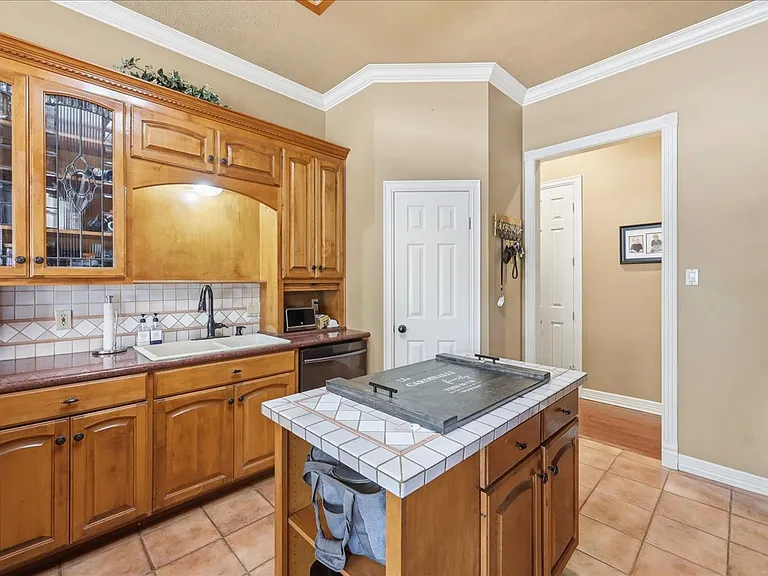108 Wade St — Photo 10
