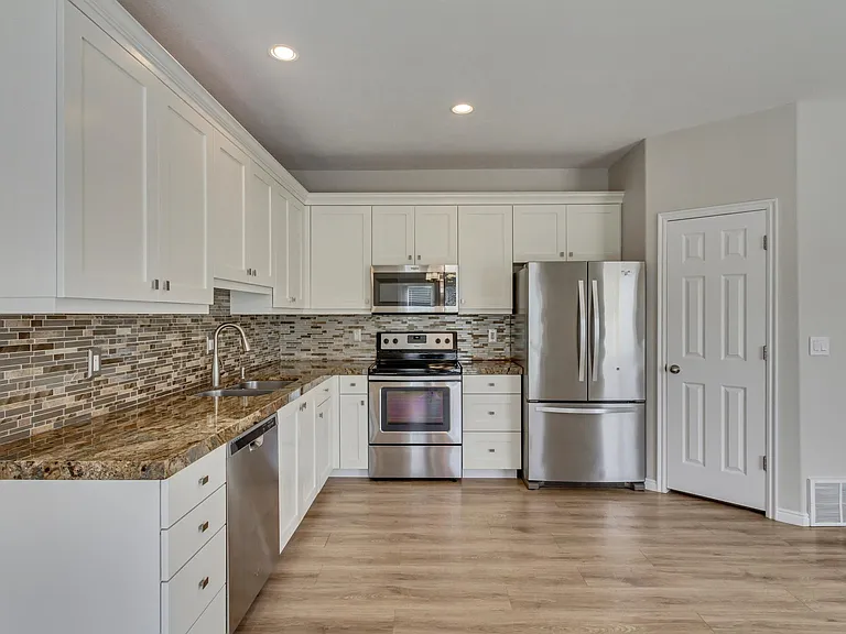 1643 W Wynview Ln — Photo 4