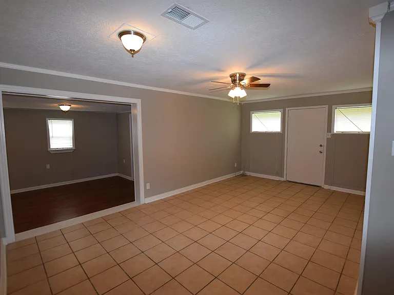 3513 Monroe St — Photo 7