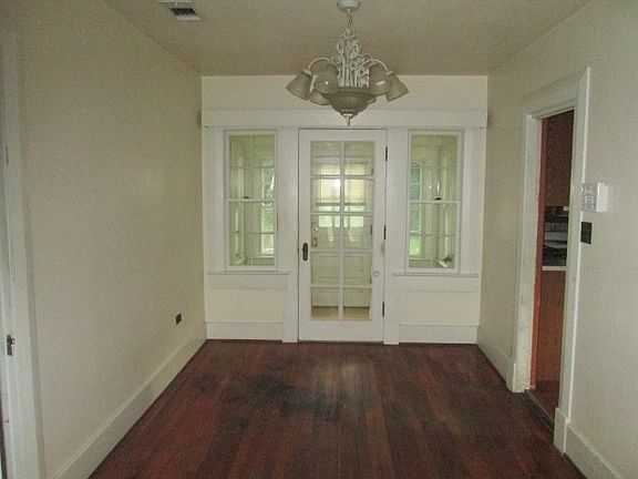 4th image of 820 W 5th St