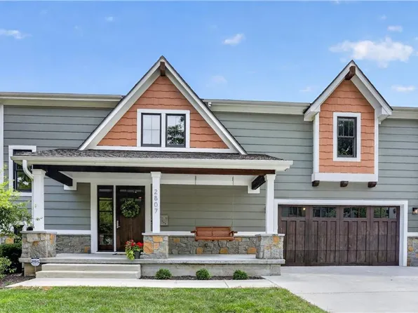 2807 W 50th Ter, Westwood, KS 66205