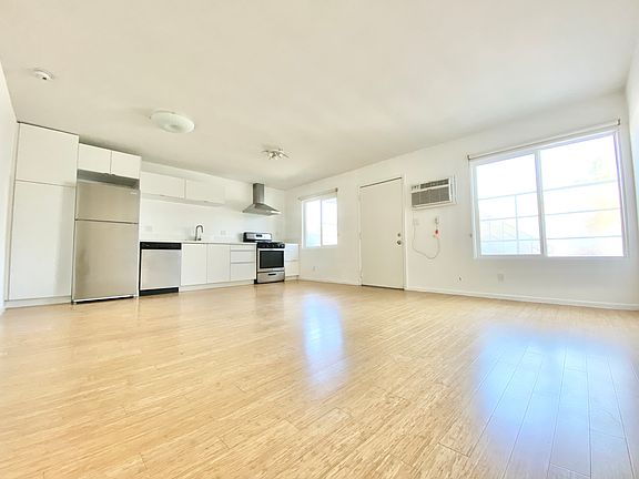 4th image of 247 S Avenue 55 #101