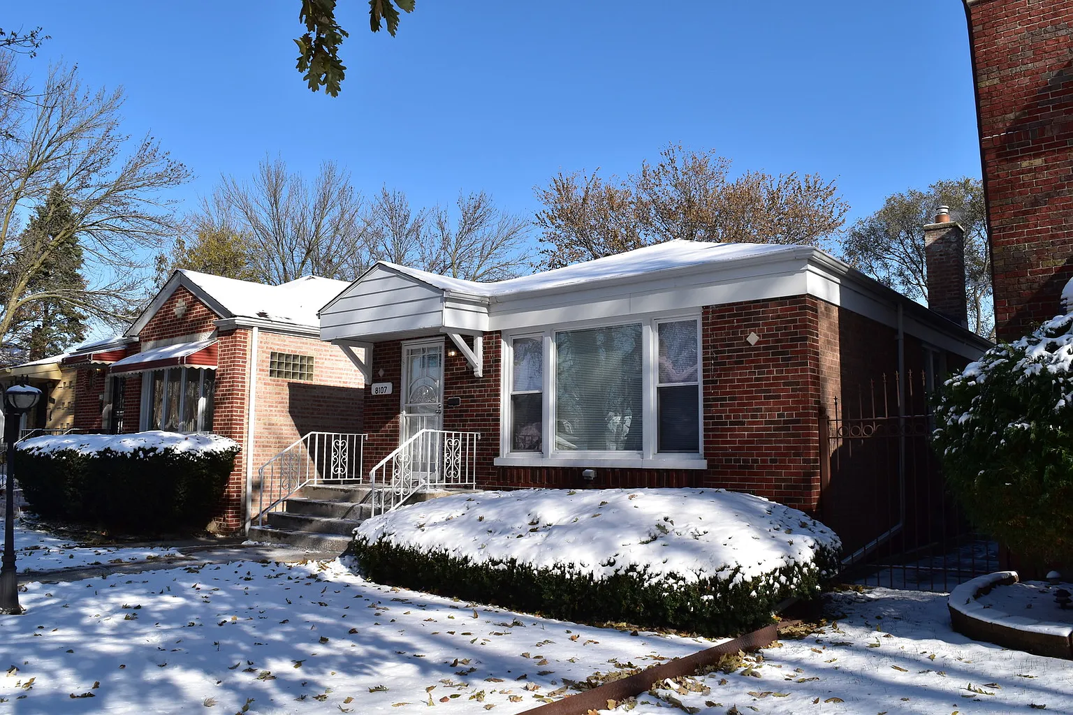 8107 S Campbell Ave photo 1