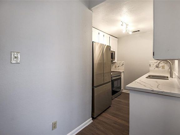 3rd image of 2529 Rio Grande St #93