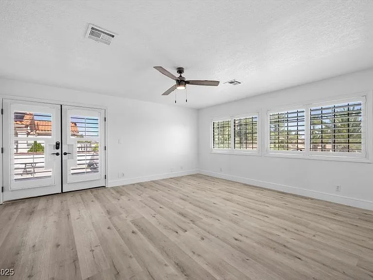1695 Montessouri St — Photo 14