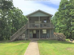 724 Oak Ridge Rd, Buffalo, WV 25033