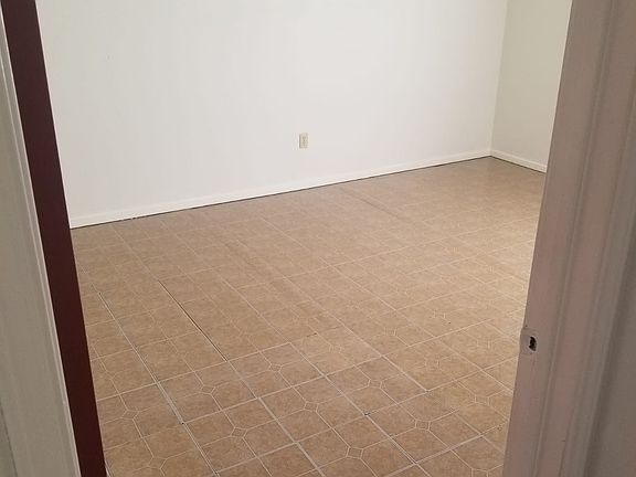 4th image of 2095 La Palma St #20