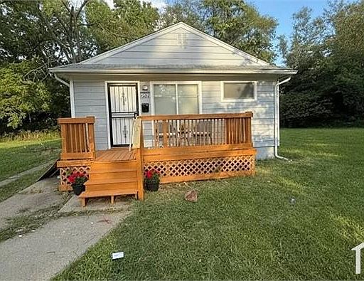 2nd image of 13542 Blackstone St
