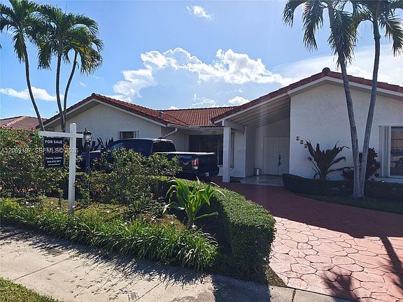3rd image of 1220 SW 104th Ave