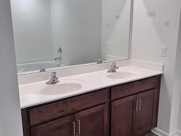 653 Nannyberry Ln — Photo 9