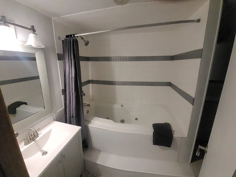 2755 Olive Ln N — Photo 23