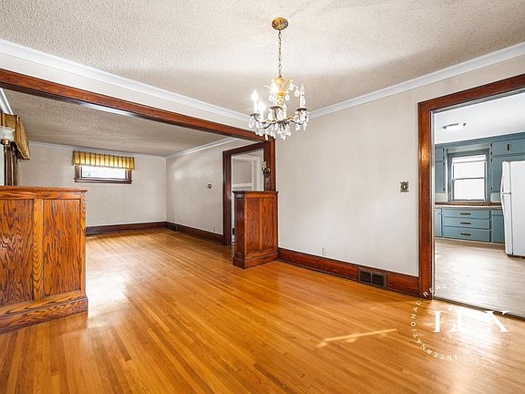 4th image of 1356 Asbury St