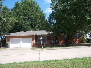 332 E 16th St, Claremore, OK 74017