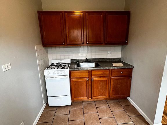 3rd image of 1712 W Estes Ave APT 204