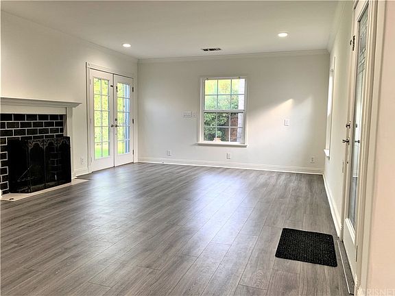 3rd image of 4225 Radford Ave
