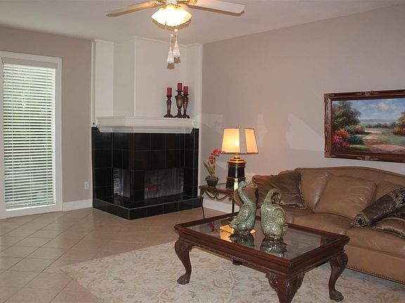 4th image of 2131 Lake Village Dr