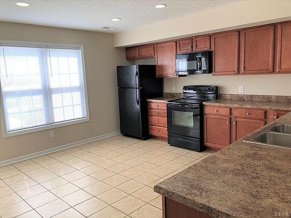 2nd image of 607 Capstone Dr #1