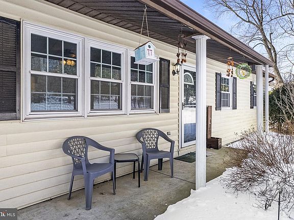 5th image of 236 Hill Rd