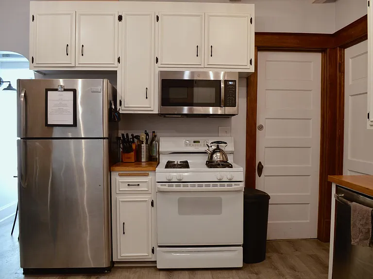 1427 Monroe St NE #1 — Photo 4