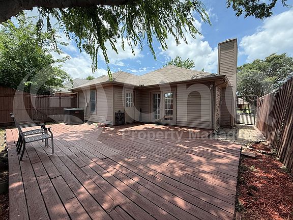 5th image of 5400 Village Green Dr