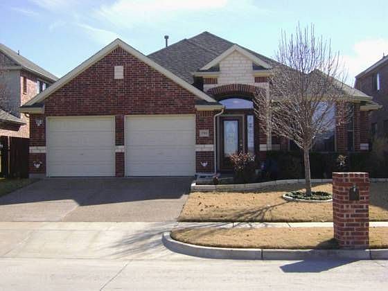 1st image of 2703 Cove Dr