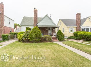 84-24 251st St, Jamaica, NY 11426