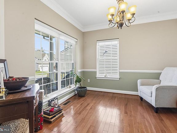 5th image of 309 Tecumseh Way