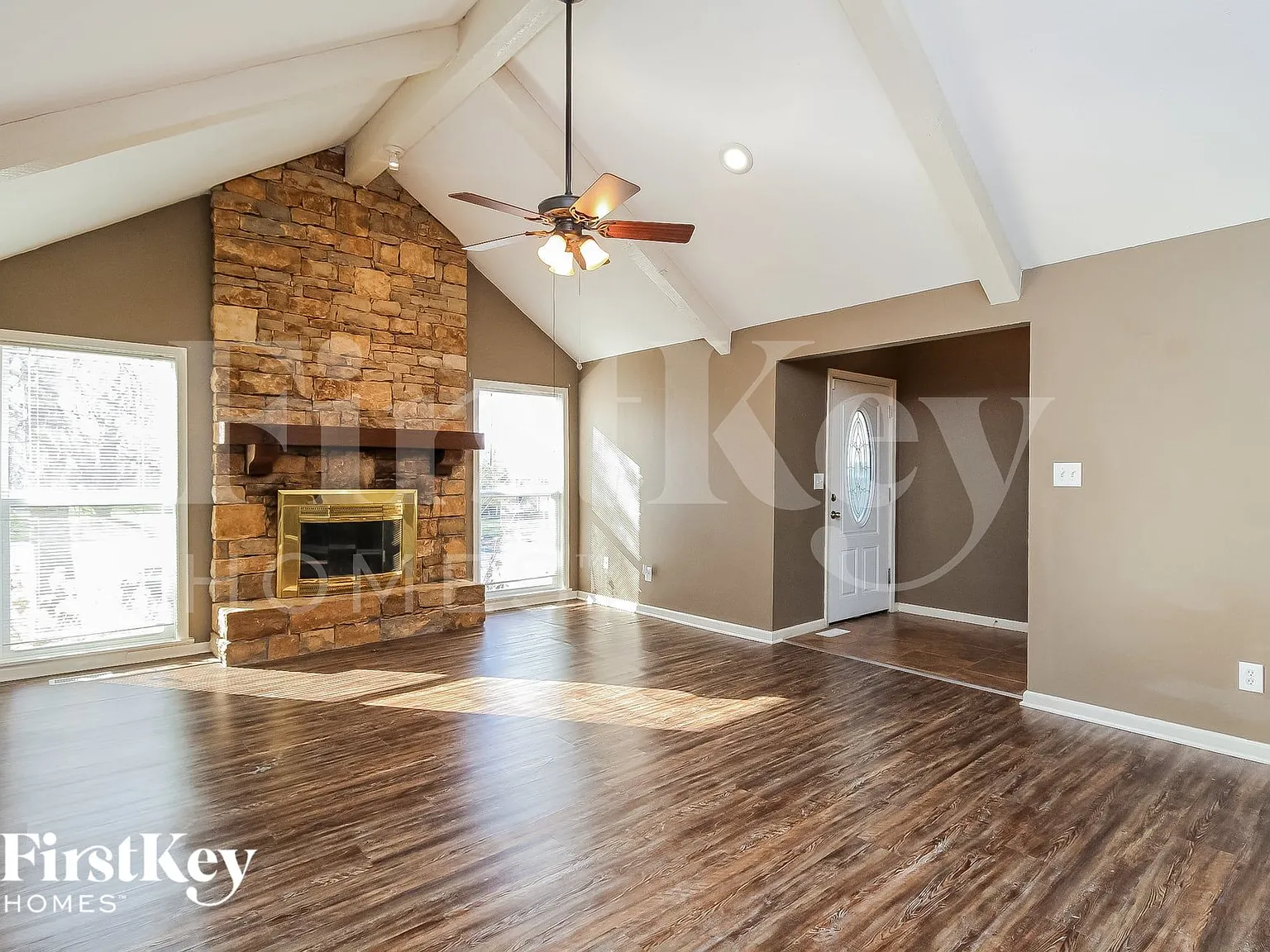 4 bed, 2.0 bath, 1430 sqft, $2,085 — Photo 3