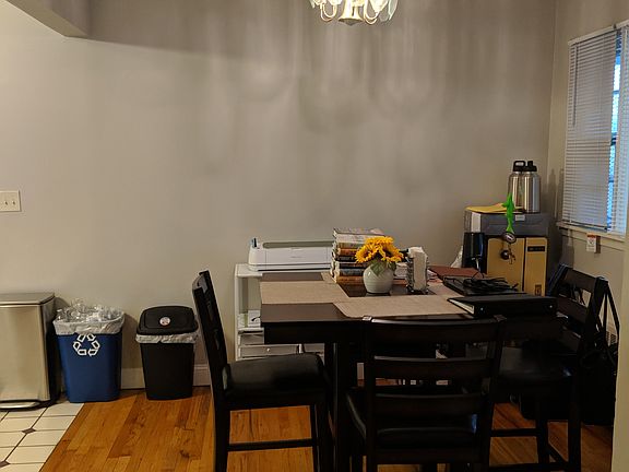 5th image of 218 Gordon Ave #2