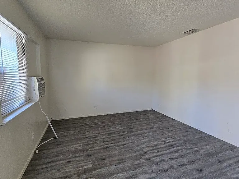 4240 E Clay Ave #1 — Photo 2