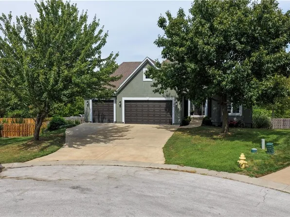 109 SE Chelsea Dr, Lees Summit, MO 64063
