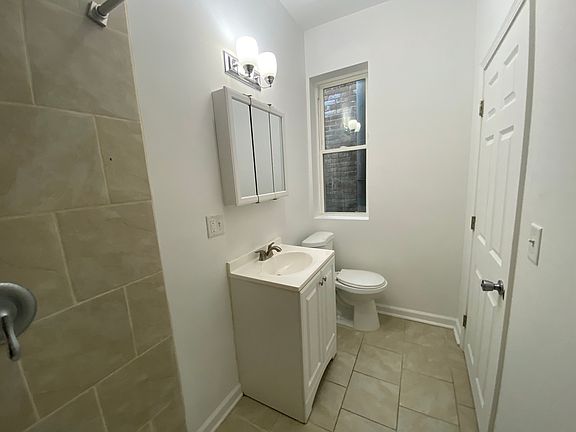 5th image of 1609 N Lawndale Ave #3S
